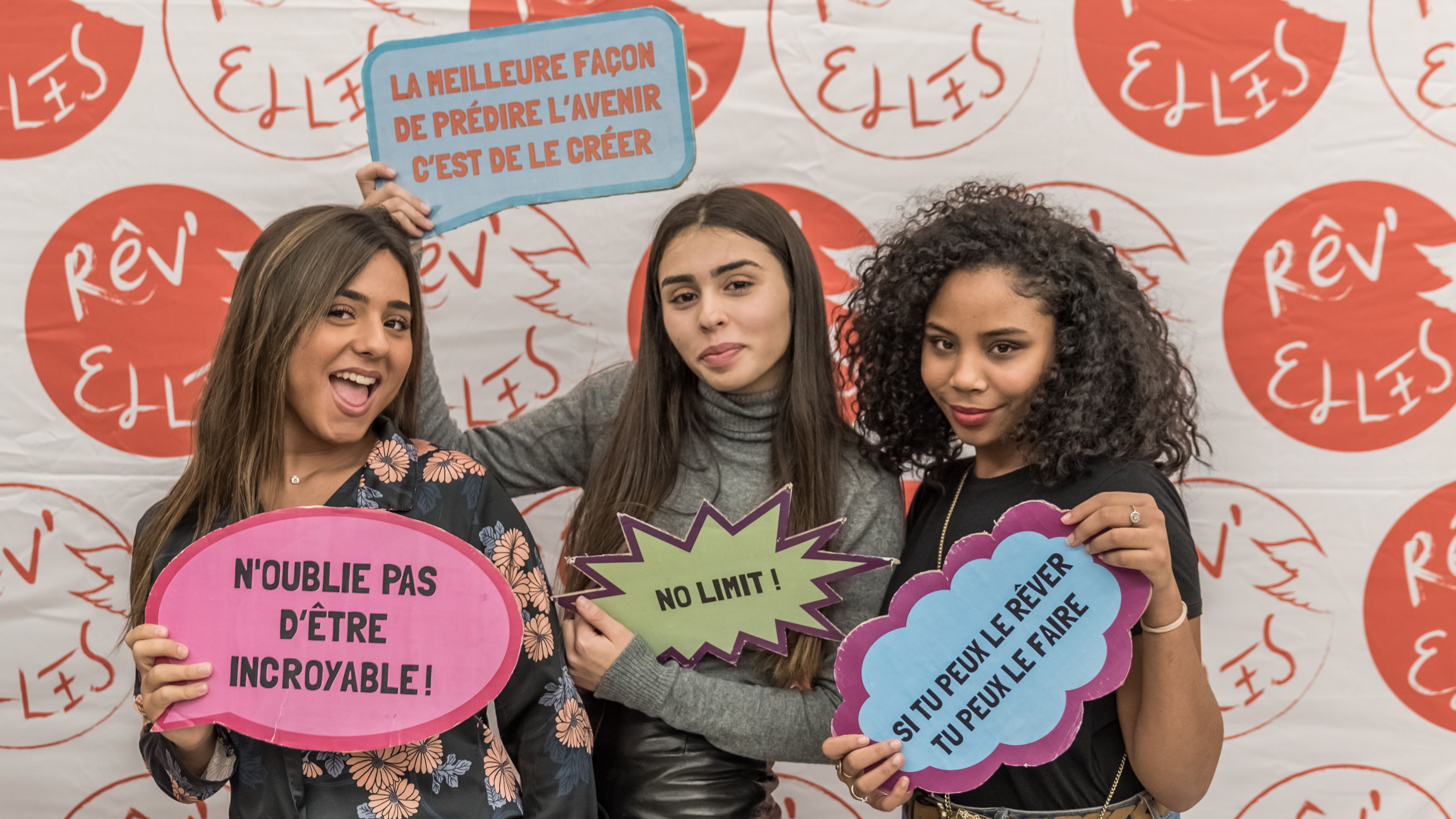 Atelier d'écriture avec les résidents <em>emeis</em> et les jeunes filles Rêv'Elles