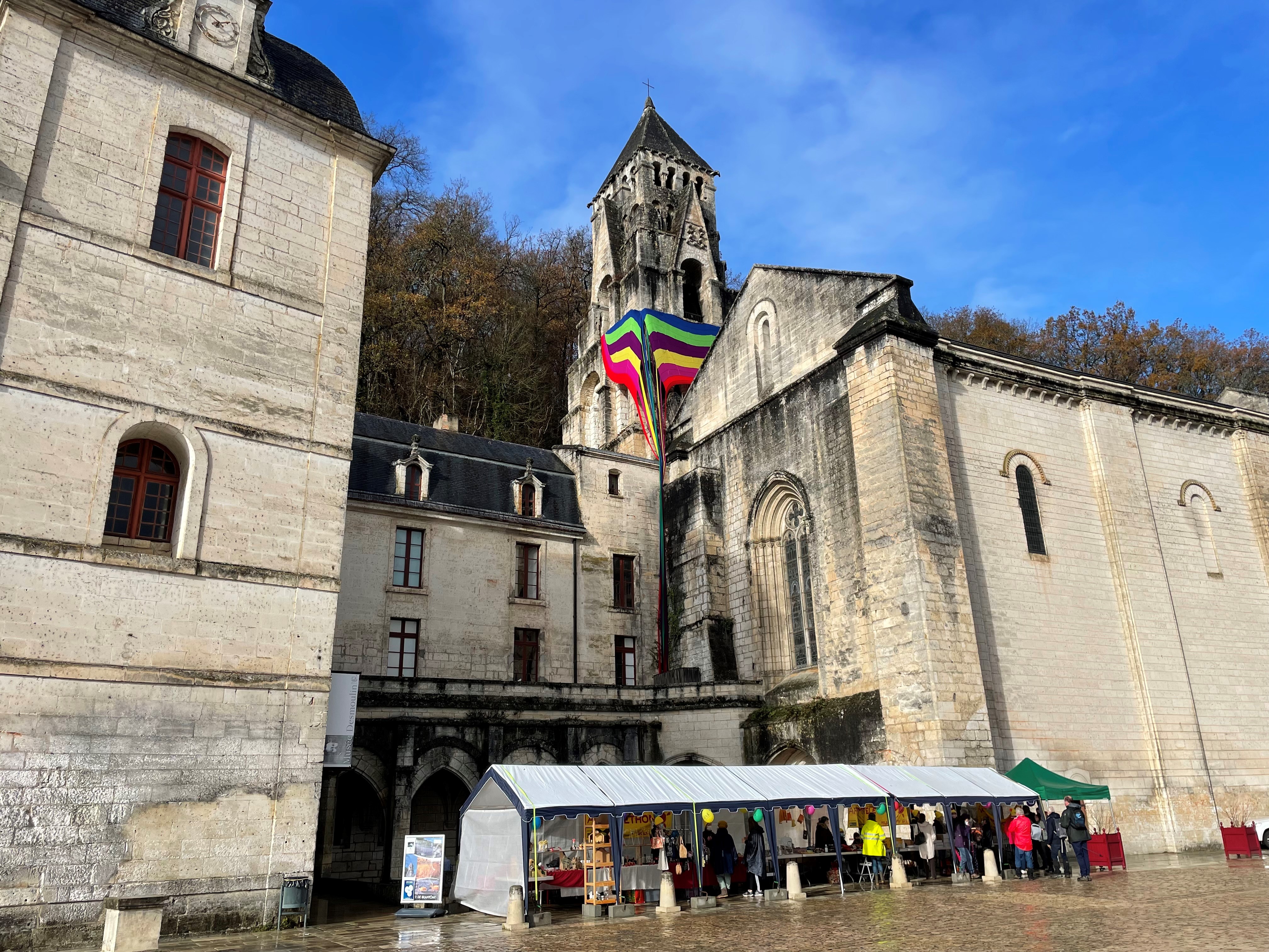 Entourer le plus vieux clocher de France, We did It !